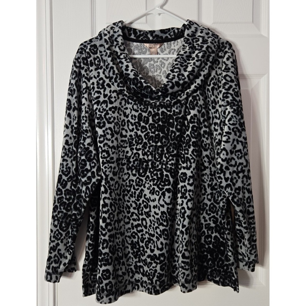 White Stag Womans Plus Size Long Sleeve Leopard Print Pullover Blouse Size 3X